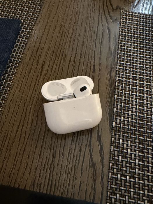 Продам earpods 3