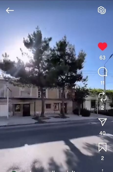 В доль дороги  продаётся дом 6.5 соток земли кому интересно звоните