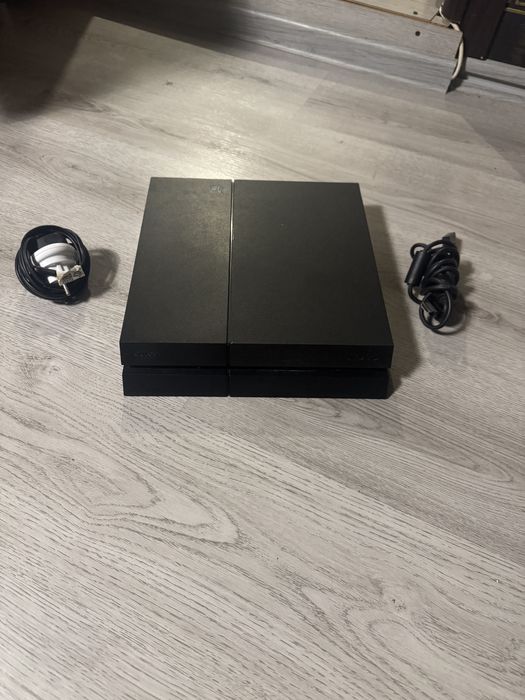 PlayStation 4, plus 10 jocuri mai multe detalii in descriere