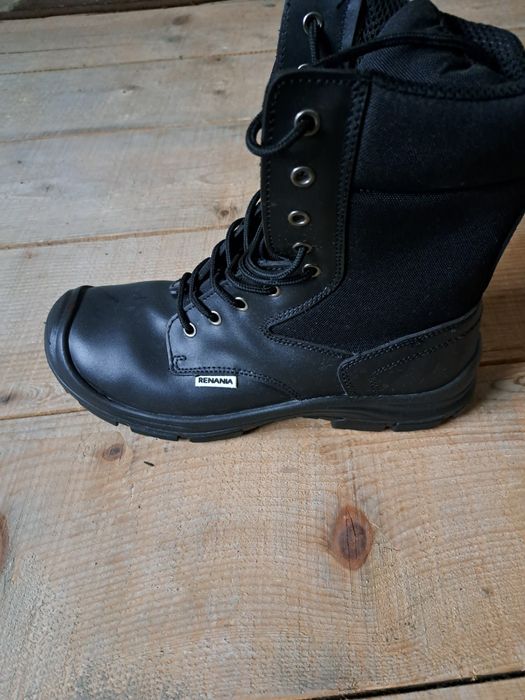 Vand bocanci  armata marimea 45 noi