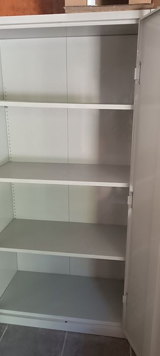 Металлический шкаф