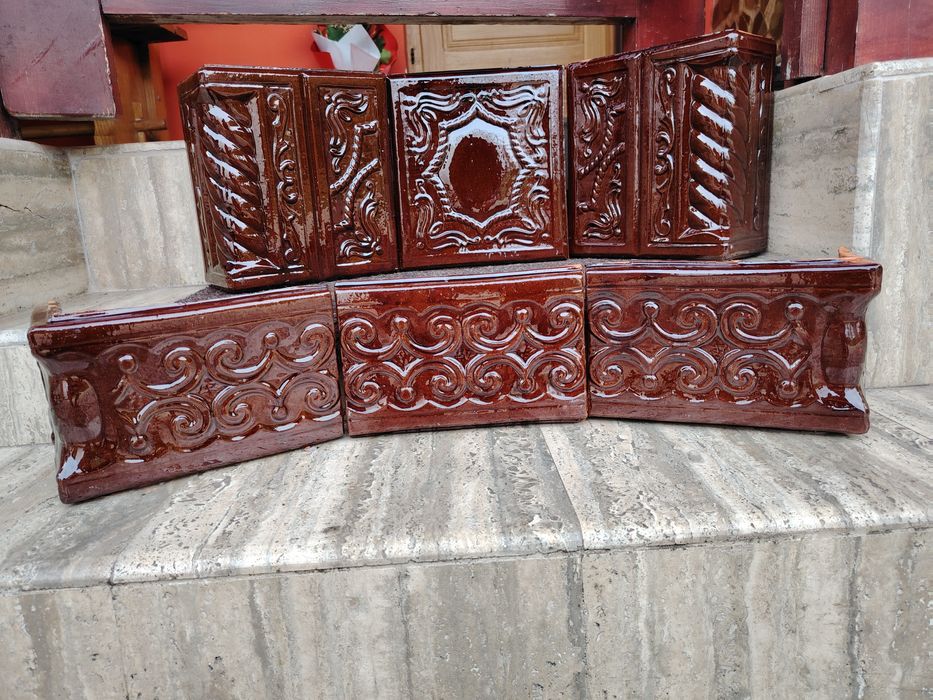 Vând pentru 2 sobe cahle (placi+colturi)sobe teracota noi,7 rânduri.