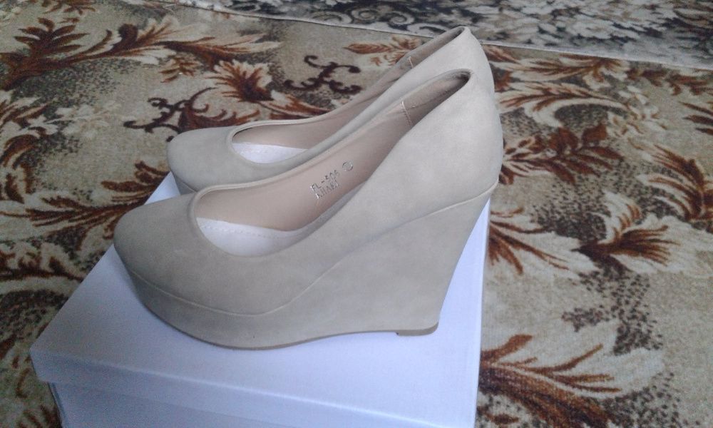 Продавам дамски обувки