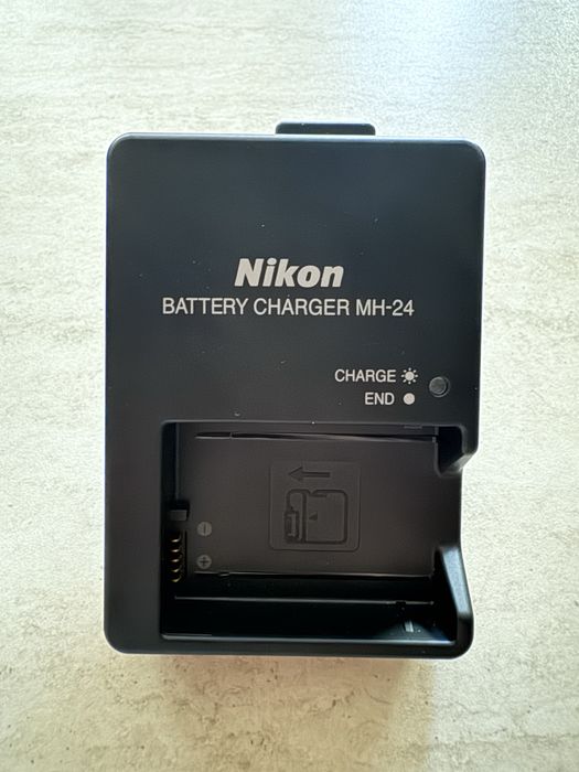 Фотоапарат Nikon D3300 + китов обектив 18-55mm