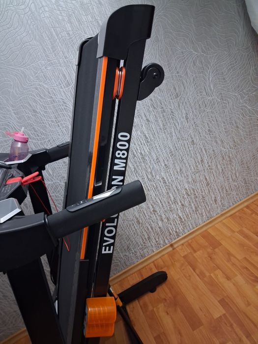 Продам беговую дорожку