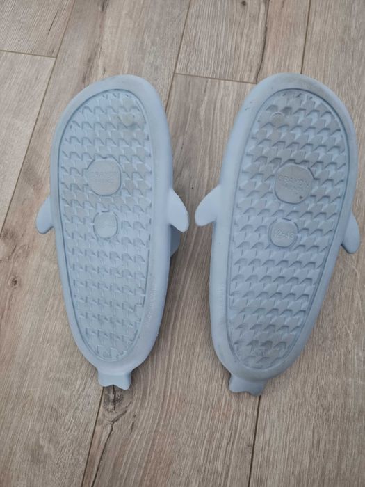 Slapi Comfy Shark albastrii