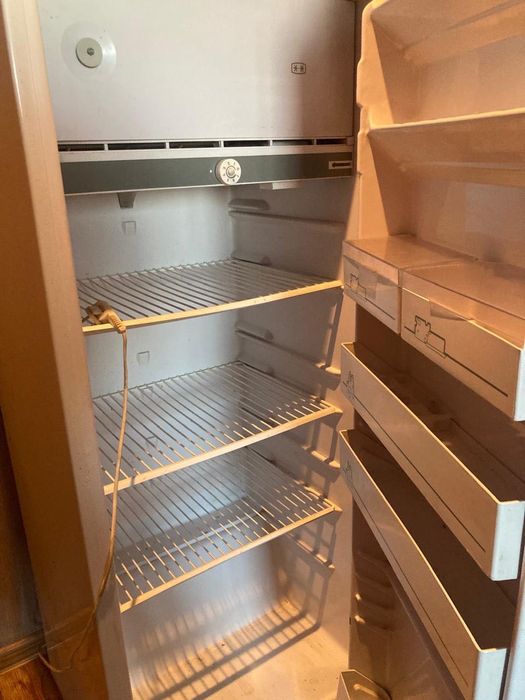 Холодильник Бирюса