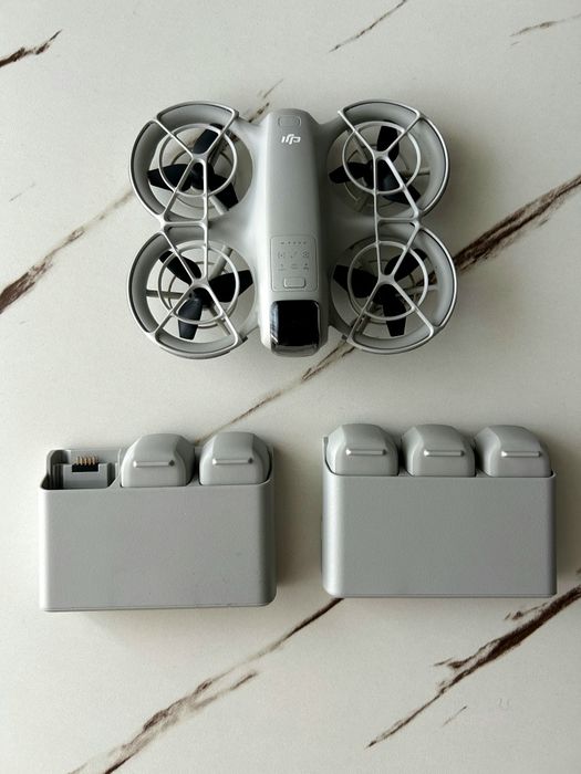 Dronă DJI Neo + Mega Pachet (5 Baterii + 2 Hub-uri de încărcare)