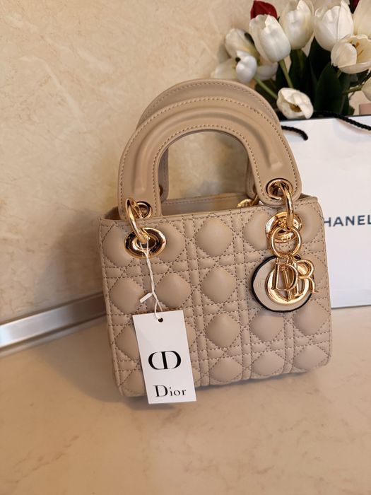 Нова чанта Lady Dior mini