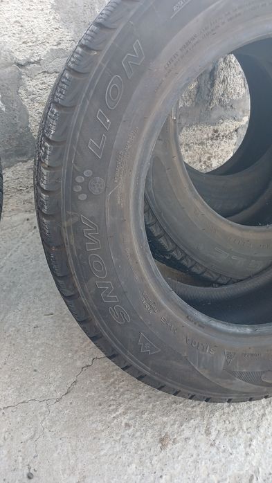 Продаётся зимние покрышки лепучки