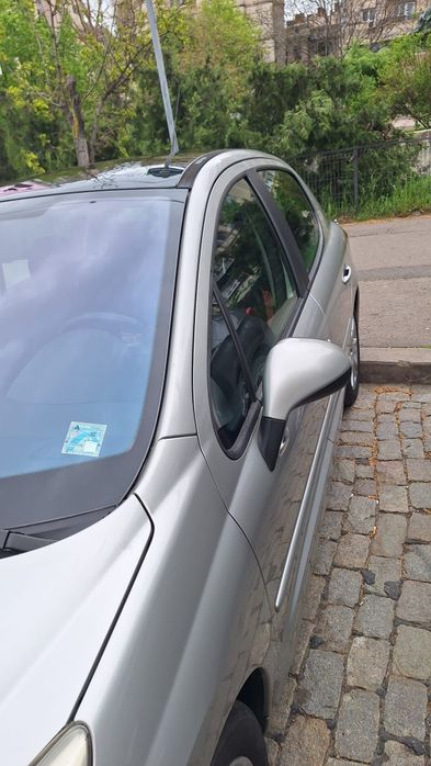 Peugeot 207 an 2007 1.6 benzina