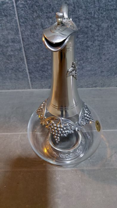 Декантер  за  вино.