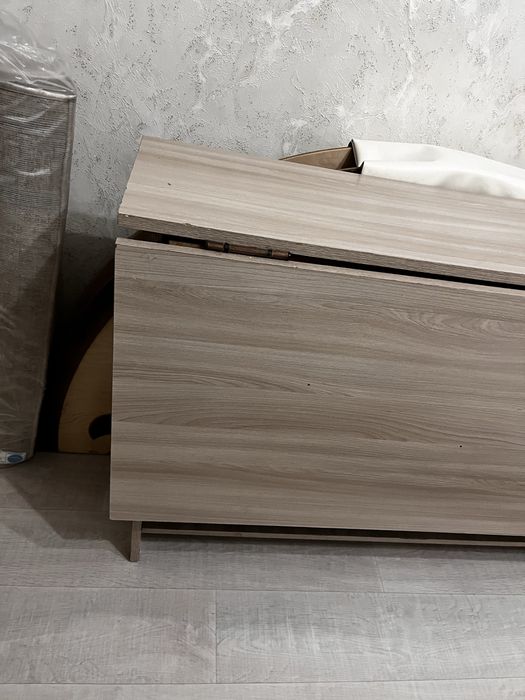 Продам стол для учебы