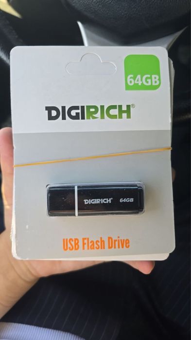 Fleshkalar sotiladi 16g, 32g, 64g, 128g,