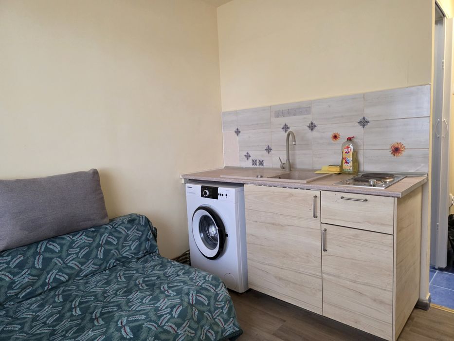 Garsonieră et 1 Simeria