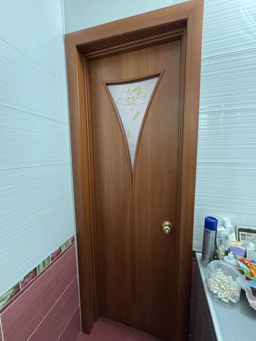 Дверь в ванную комнату