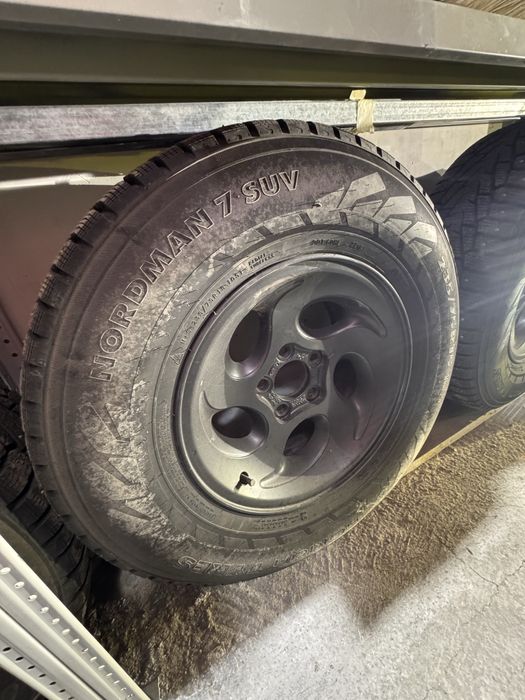 Шины с диками от Ford Nokian