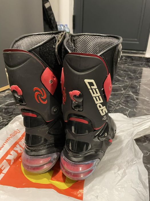 Ботуши 43 номер пистови ботуши