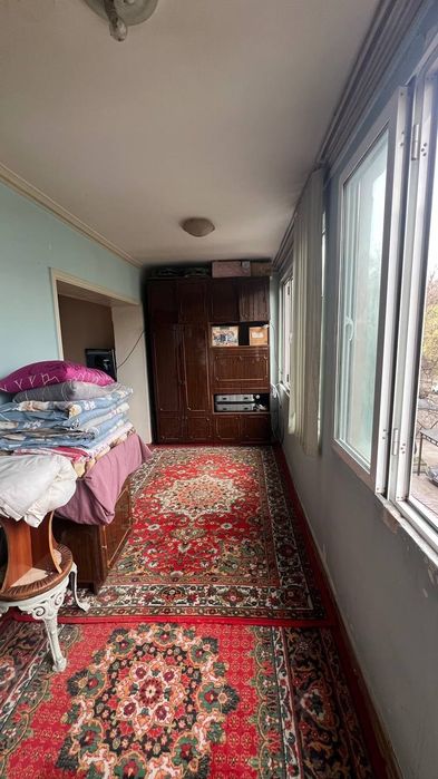 Продаётся 2х комнатная квартира рядом Эко Базар (метро Беруний]