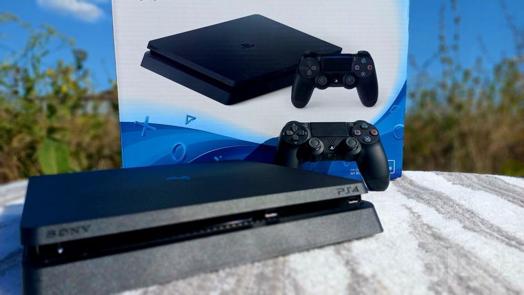 PlayStation 4 Slim