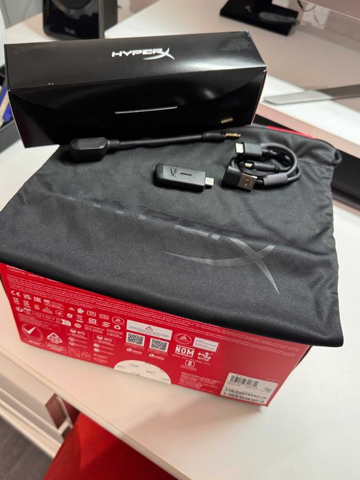 Casti HyperX Cloud III Wireless