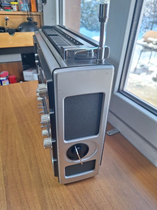 Radio Grundig satelit 3000