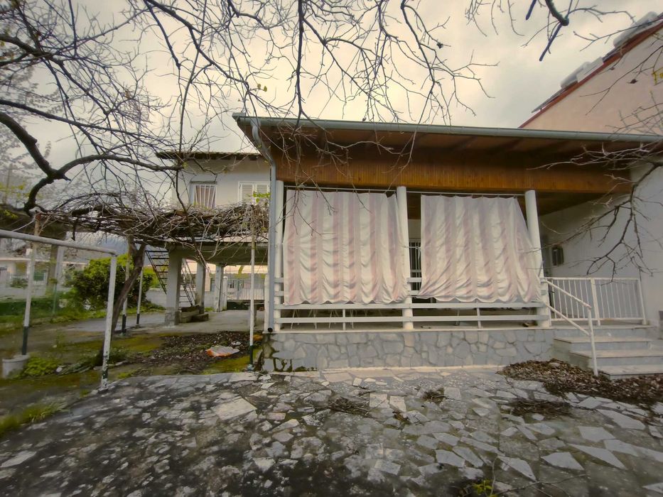 Продава къща на две нива до морето 93 м2 с двор 304 м2 в Порто Фино, Гърция