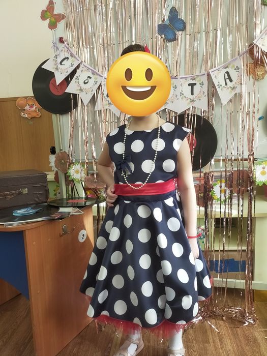Платье нарядное на девочку 7-8 лет