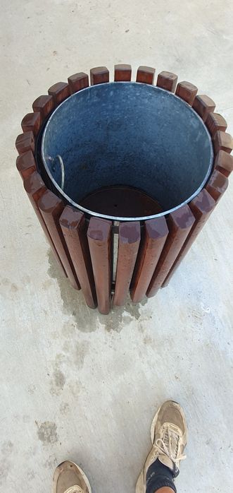 Cosuri de gunoi pentru curte