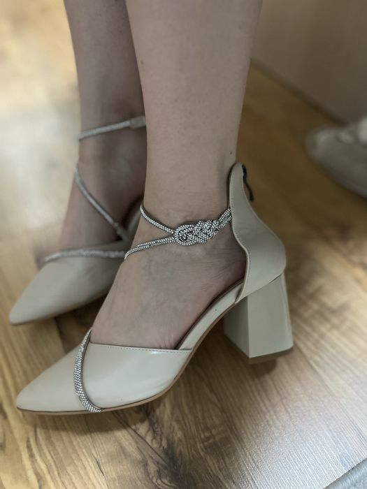 Туфли вечерние с стразами