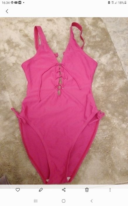 Продам  купальник в малиновом цвете
