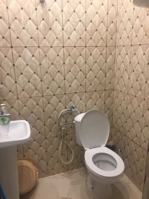 Дава се под наем Тристаен апартамент в Бургас, Център - 80 кв.м за 204 € - Снимка #4