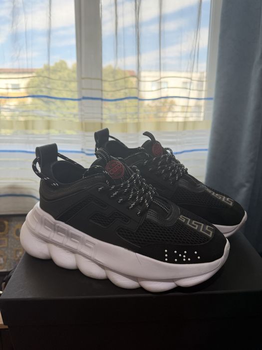Versace chain reaction