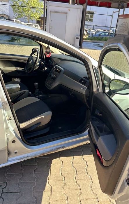 Vand / Schimb Fiat Grande Punto 1.2 Benzină an 2008 acte expirate