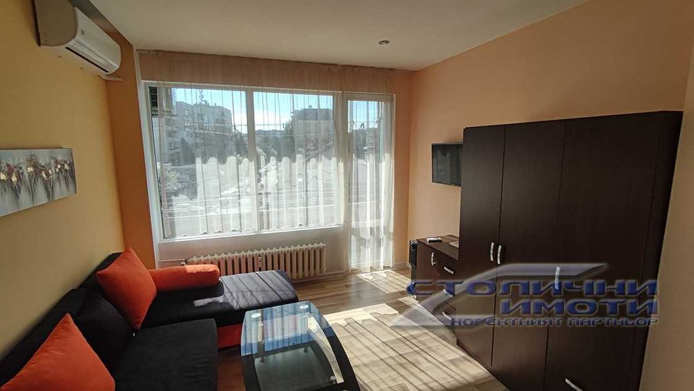 Дава се под наем Тристаен апартамент в София, Център - 79 кв.м за 648.21 € - Снимка #1