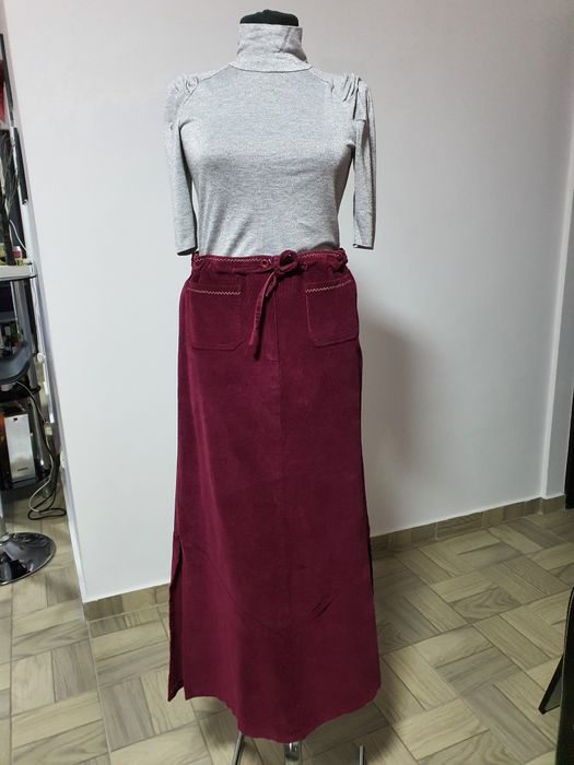 Fusta lunga burgundy din raiat, slituri laterale;