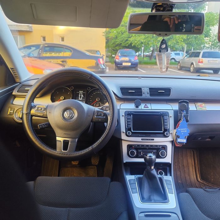 Volkswagen  Passat