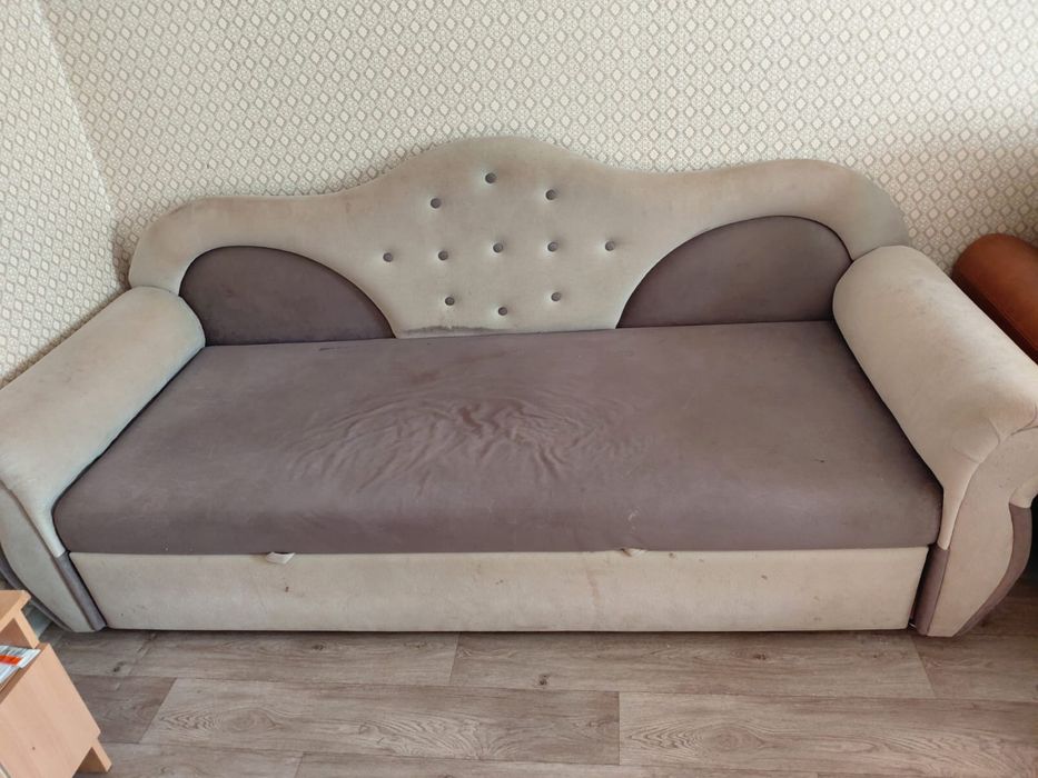 Диван бесплатно.