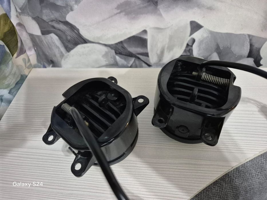 Противотуманные  фары продаем