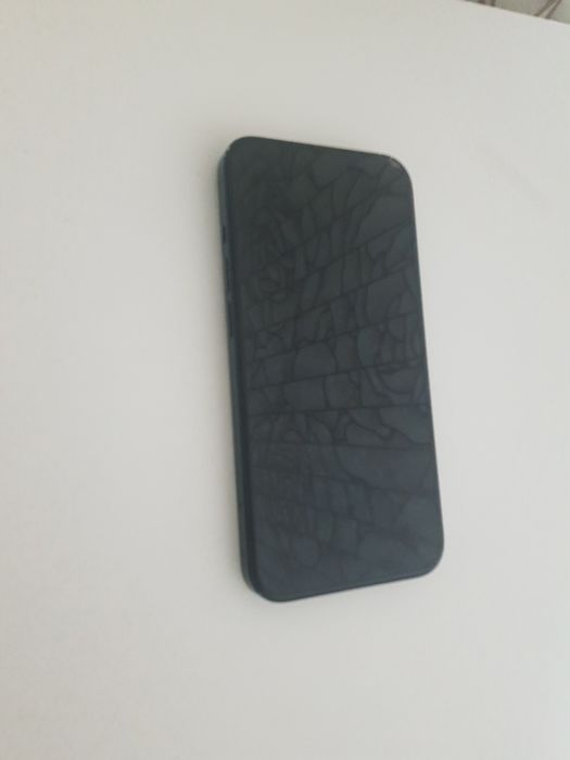 iPhone 13 в отличном состоянии