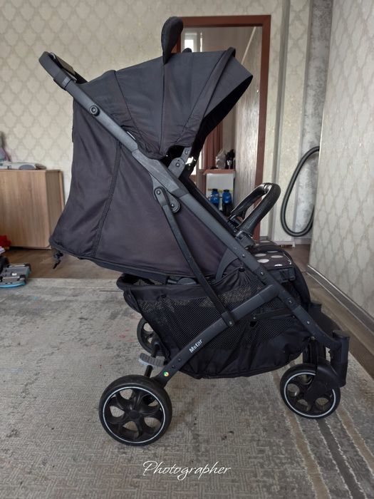 Продам детскую прогулочную коляску