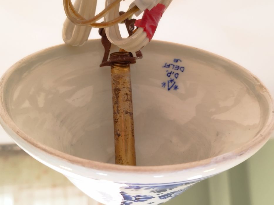 Голландская антикварная люстра Делфт