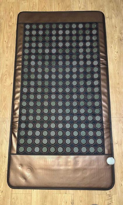 Saltea cu pietre de jad