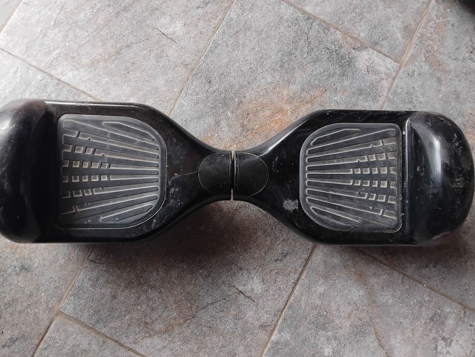 Hoverbord negru utilizat