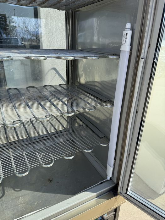 Минусова хладилна витрина