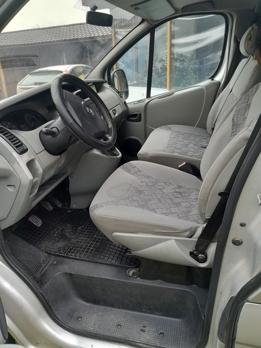 vand Vivaro 1,9 / 8+1 locuri