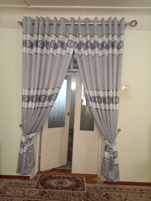 Пардалар бор 2та ойнага 1.5х1.5 и 1 та ешикка