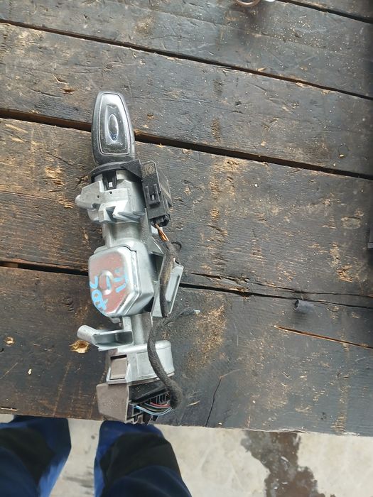 Contact pornire ford focus 3