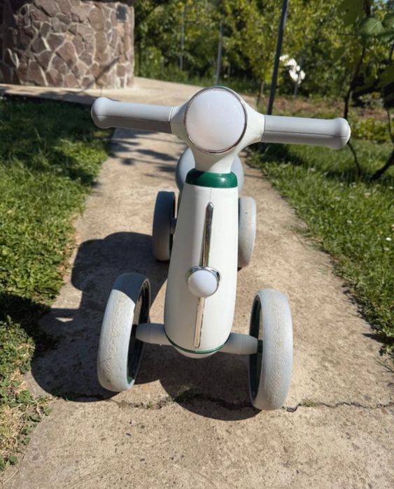 Bicicleta fara pedale cu sunete