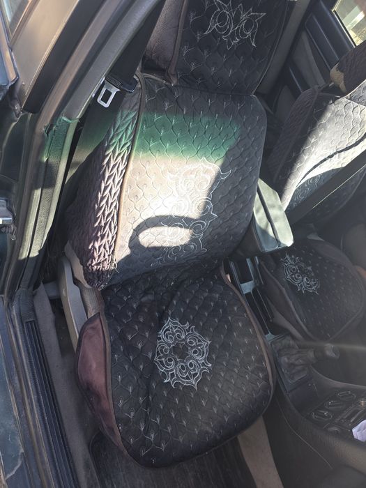 Чехлы в машину универсальные